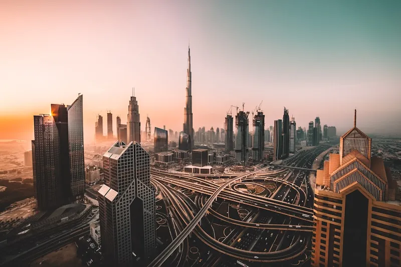 Dubai Emlak — $800K+ Dönüşüm